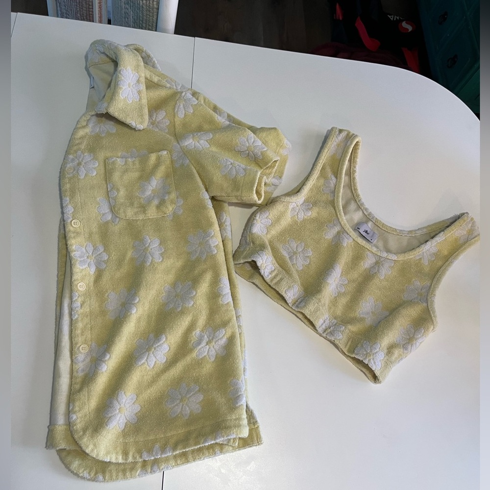 Yllw set size small